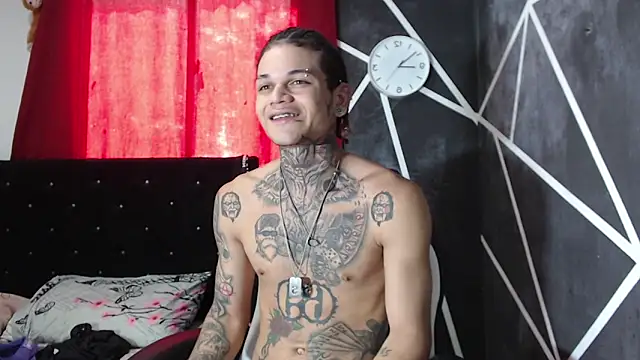 Snapshot of hot_man05 chatting on October 3, 6:49 pm hot man05 online show from October 3, 6:49 pm