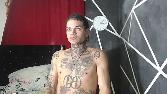 Snapshot of hot_man05 chatting on October 12, 9:14 pm hot man05 online show from October 12, 9:14 pm