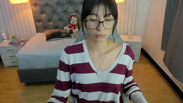 Snapshot of mia_vanucci1 chatting on March 8, 4:01 am mia vanucci1 online show from March 8, 4:01 am