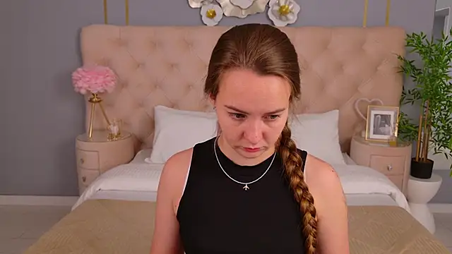 JaniceCollins online show from October 17, 2:15 am