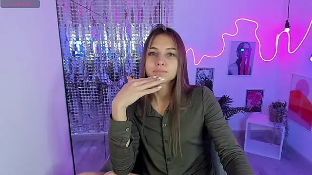 Snapshot of CharmBianca chatting on February 14, 6:08 pm CharmBianca online show from February 14, 6:08 pm