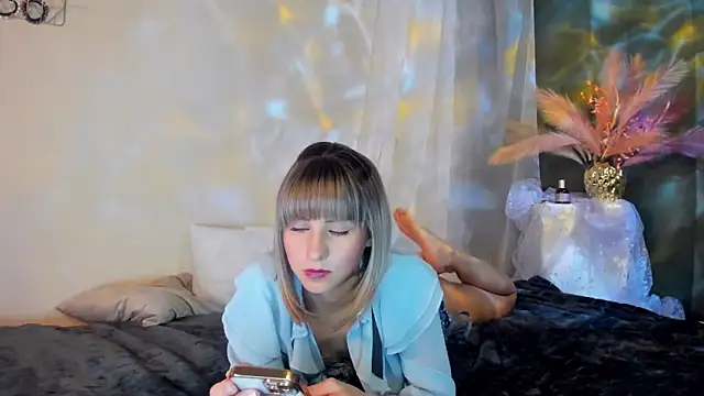 Snapshot of CharmBianca chatting on October 26, 11:38 am CharmBianca online show from October 26, 11:38 am