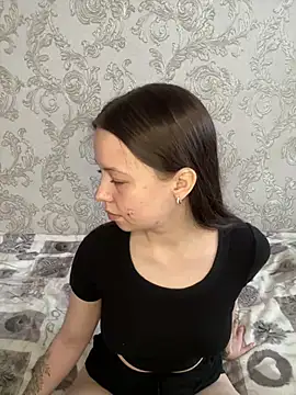 Snapshot of Arielle_Swan chatting on March 5, 8:43 am Arielle Swan online show from March 5, 8:43 am