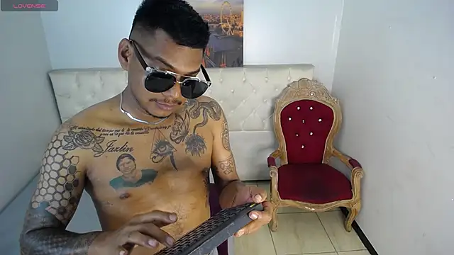 Saipadpuer30 online show from March 5, 9:05 am