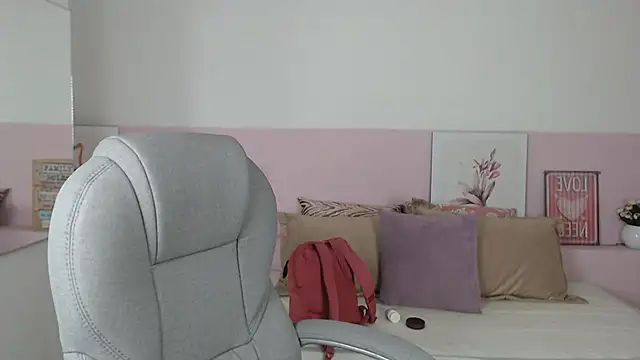 brendathompson  online show from February 15, 12:33 pm