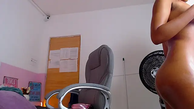 brendathompson  online show from February 22, 7:47 pm