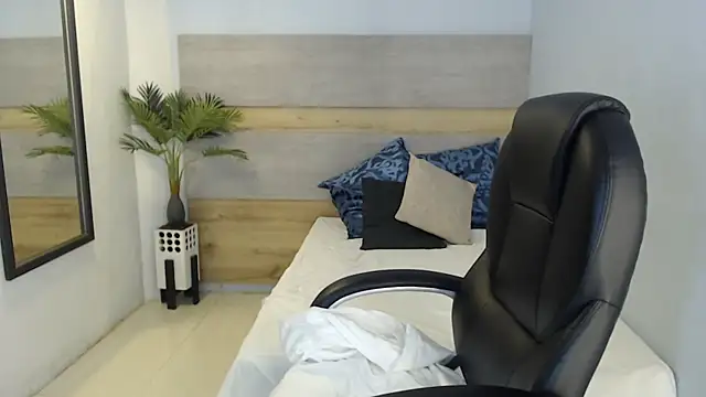 brendathompson  online show from September 20, 2:34 am