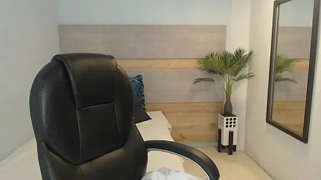 brendathompson  online show from October 4, 3:04 am