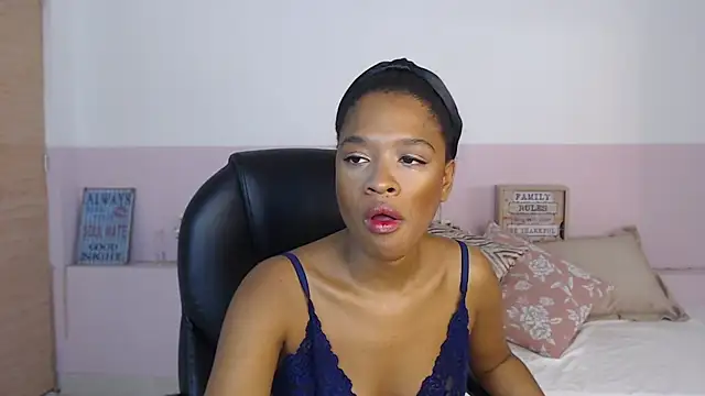 brendathompson  online show from October 12, 2:32 am