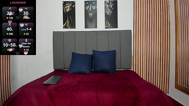 Snapshot of emberhodson chatting on February 1, 1:51 pm emberhodson online show from February 1, 1:51 pm