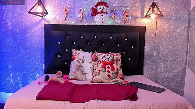 Snapshot of emberhodson chatting on November 29, 12:19 pm emberhodson online show from November 29, 12:19 pm