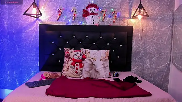 Snapshot of emberhodson chatting on December 2, 12:10 pm emberhodson online show from December 2, 12:10 pm