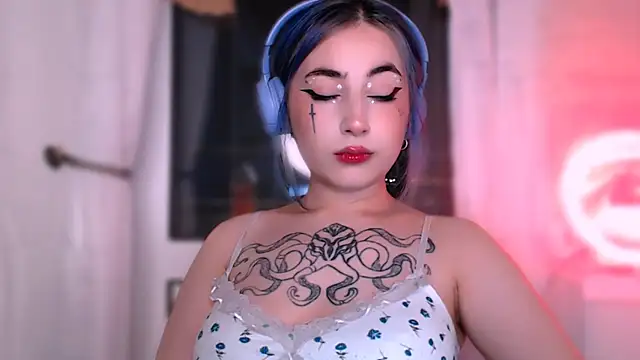 purplewitch online show from September 18, 11:07 pm