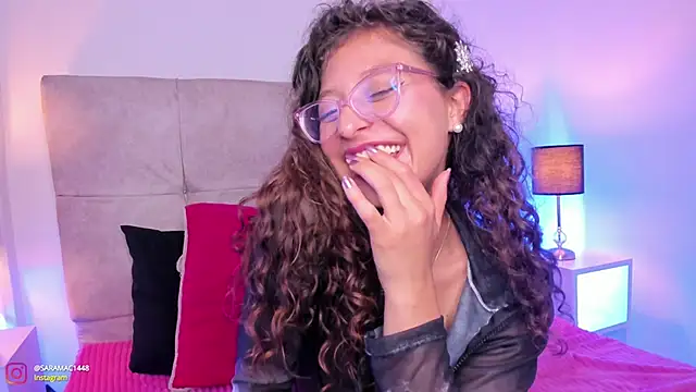 mac-sara online show from March 4, 11:43 pm