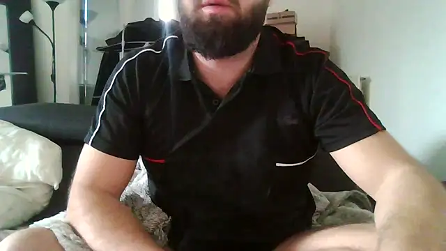 Snapshot of Zer_oki chatting on December 15, 9:24 am Zer oki online show from December 15, 9:24 am