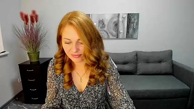 Snapshot of Mira_Whites chatting on February 17, 7:15 am Mira Whites online show from February 17, 7:15 am