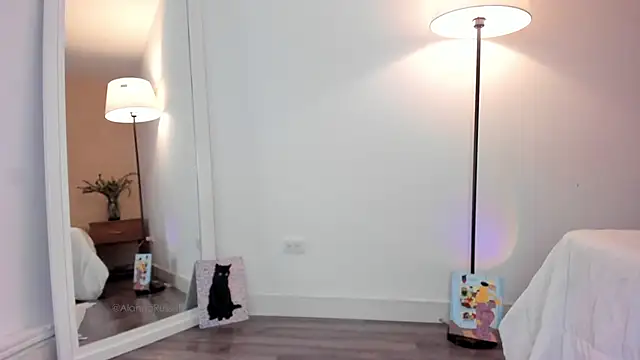 AlannaRussell  online show from March 20, 11:12 pm