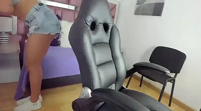 tamararose1 online show from March 7, 9:40 am