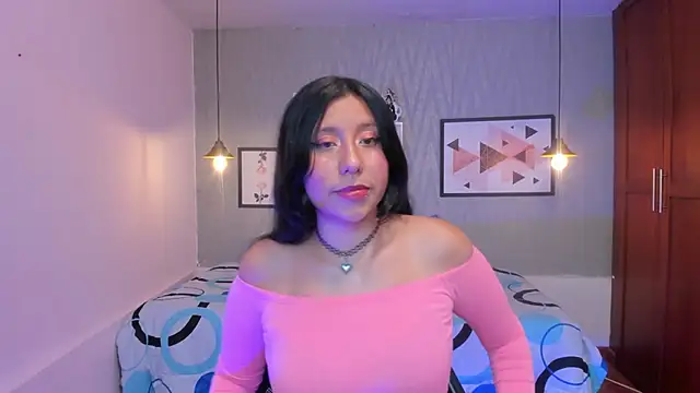 Nohemi louse online show from March 13, 7:28 pm