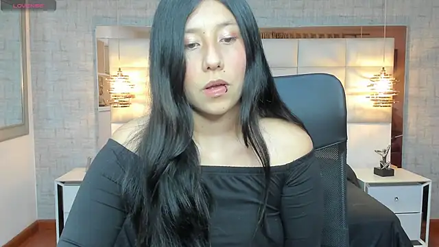 Nohemi louse online show from September 13, 7:02 pm