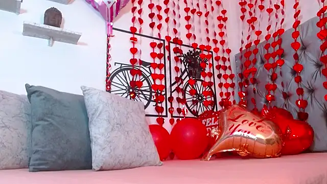 Roxy Stonee online show from February 14, 1:56 am