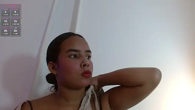 Roxy Stonee online show from September 23, 7:28 pm