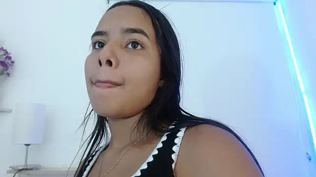 Roxy Stonee online show from October 27, 7:18 pm