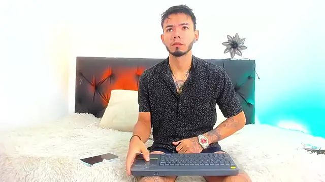 Niick01  online show from March 12, 11:53 am