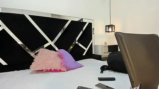 Annyrosee online show from February 8, 7:38 pm