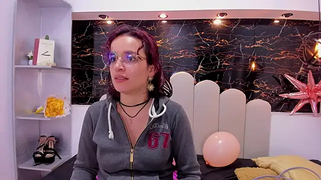 Annyrosee online show from November 23, 1:05 am