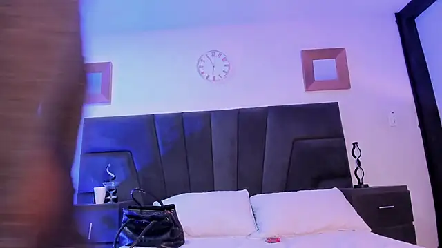 allicemackenzie online show from February 22, 5:35 pm