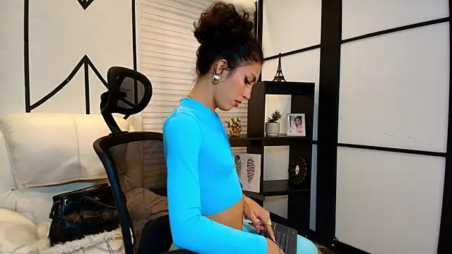 allicemackenzie online show from March 7, 12:26 am