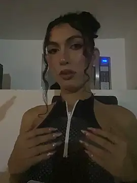 allicemackenzie online show from September 20, 2:12 am