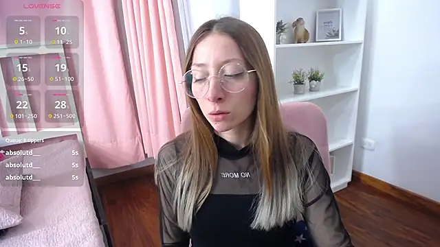 Snapshot of Carlin_Diaz chatting on February 25, 12:58 am Carlin Diaz online show from February 25, 12:58 am