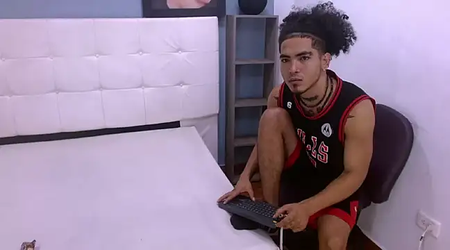 LihanJor 23 online show from February 13, 4:11 am