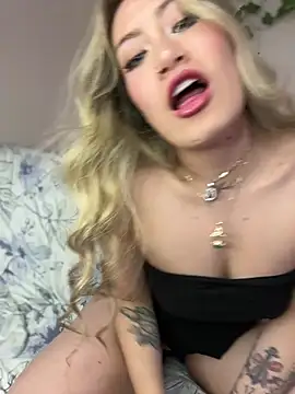 Snapshot of Lally_Valencia__ chatting on February 22, 1:22 am Lally Valencia online show from February 22, 1:22 am