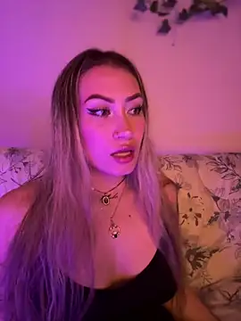 Snapshot of Lally_Valencia__ chatting on February 24, 3:23 am Lally Valencia online show from February 24, 3:23 am