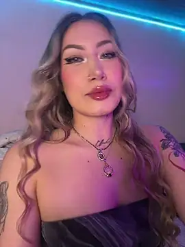 Snapshot of Lally_Valencia__ chatting on November 4, 8:46 am Lally Valencia online show from November 4, 8:46 am