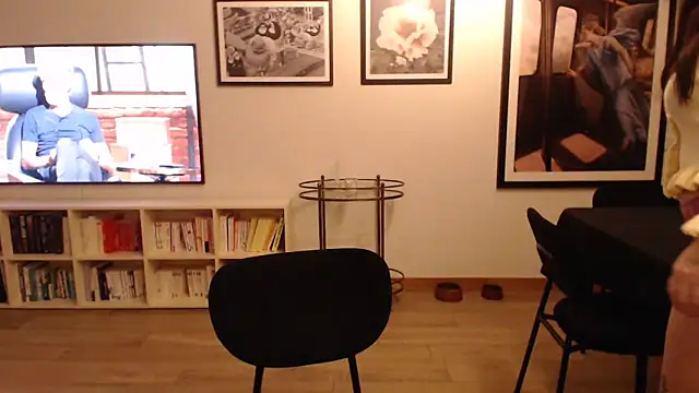 Snapshot of Orgasmille chatting on February 13, 8:17 am Orgasmille online show from February 13, 8:17 am