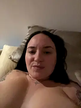 Snapshot of Orgasmille chatting on December 17, 9:32 pm Orgasmille online show from December 17, 9:32 pm