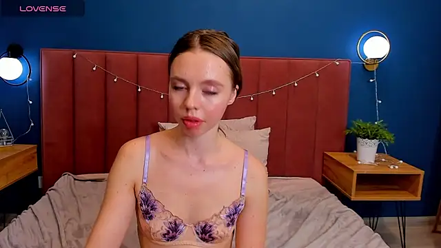 Snapshot of TessaAdorable chatting on February 9, 8:00 am TessaAdorable online show from February 9, 8:00 am