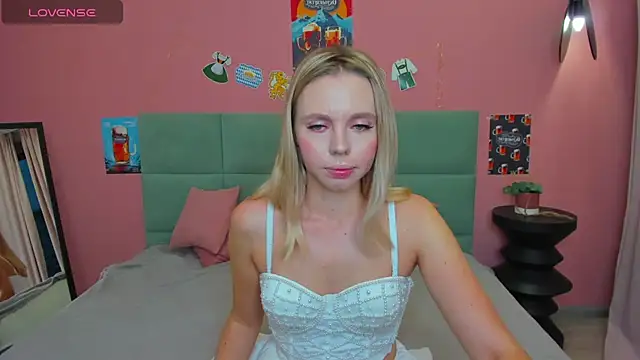 Snapshot of TessaAdorable chatting on September 22, 1:29 am TessaAdorable online show from September 22, 1:29 am