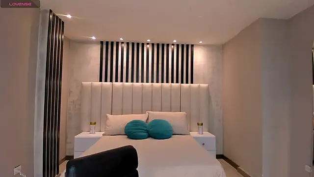 Snapshot of BeccaBaxter chatting on February 19, 7:27 pm BeccaBaxter online show from February 19, 7:27 pm