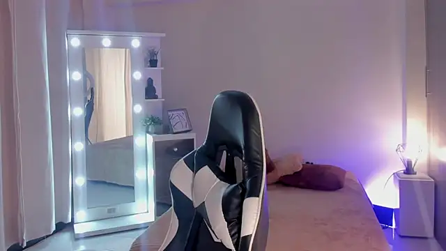 leahaltomm online show from March 9, 6:32 pm