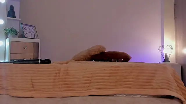 leahaltomm online show from March 9, 9:36 pm