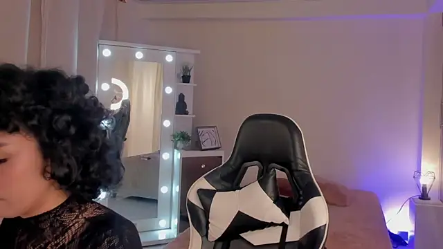 leahaltomm online show from March 15, 8:21 pm