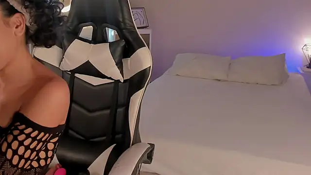 leahaltomm online show from March 22, 5:41 pm