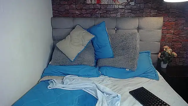 vicky bass online show from March 10, 9:40 pm