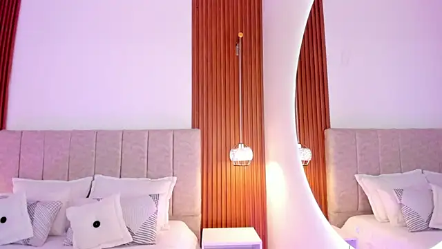 khloe-sweet online show from October 9, 1:53 pm