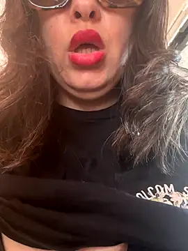 Snapshot of laarti chatting on September 21, 10:50 am laarti online show from September 21, 10:50 am